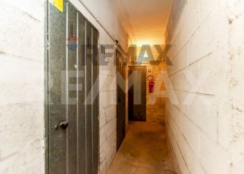 Hall / corridoio - Trilocale Roma - foto 32