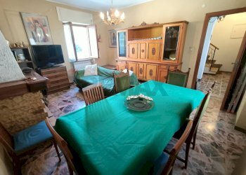 Sala da pranzo - Casa indipendente Via Sant'Antonio
 
7, Alfedena - foto 14