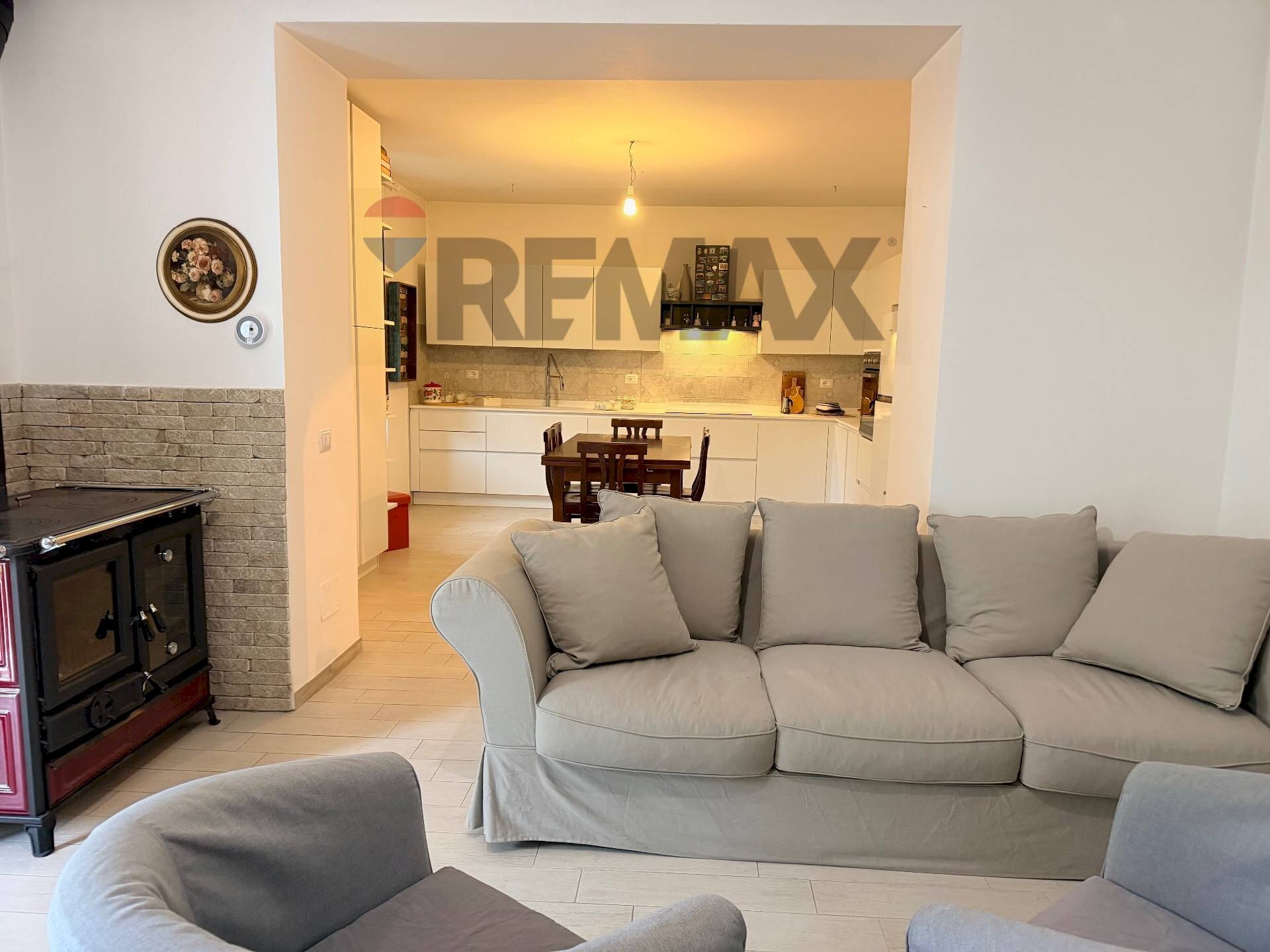Sala da pranzo - Three-room apartment via valle Sant'Angelo
 
18, Villetta Barrea - photo 1