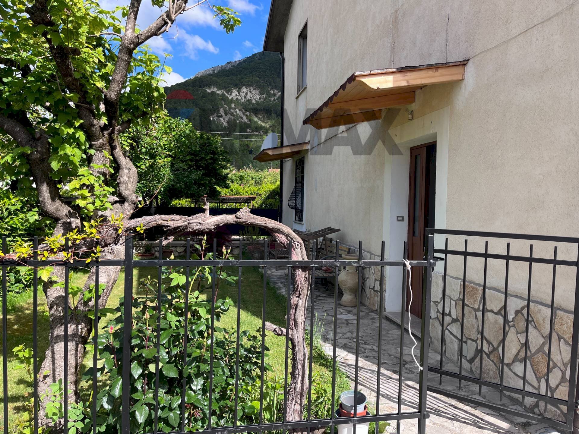 Balcone - Three-room apartment Via Valle Sant'Angelo
 
18, Villetta Barrea - photo 1