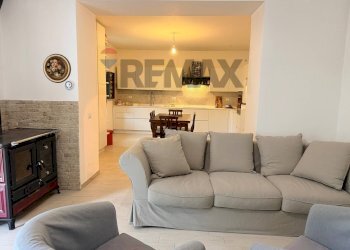 Sala da pranzo - Three-room apartment via valle Sant'Angelo
 
18, Villetta Barrea - photo 1