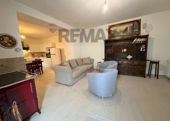 Sala da pranzo - Three-room apartment via valle Sant'Angelo
 
18, Villetta Barrea - photo 3