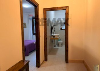 Hall / corridoio - Three-room apartment via valle Sant'Angelo
 
18, Villetta Barrea - photo 15