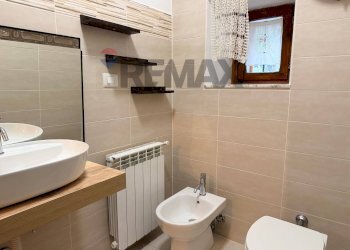 Bagno - Three-room apartment via valle Sant'Angelo
 
18, Villetta Barrea - photo 19