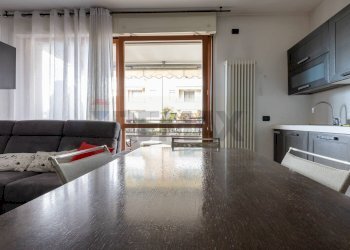Sala da pranzo - Appartamento Via Aosta
 
9, Gallarate - foto 6
