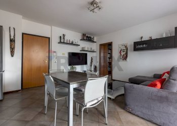 Sala da pranzo - Appartamento Via Aosta
 
9, Gallarate - foto 13