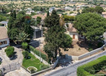 Edificio all\'aperto - Villa via Rocciola Scrofani
 
106, Modica - foto 2