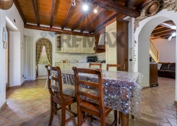 Sala da pranzo - Villa via Pandorè, Montegrino Valtravaglia - photo 8