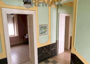 Hall / corridoio - Semi-detached house corso italia
 
22, Castelmauro - photo 18