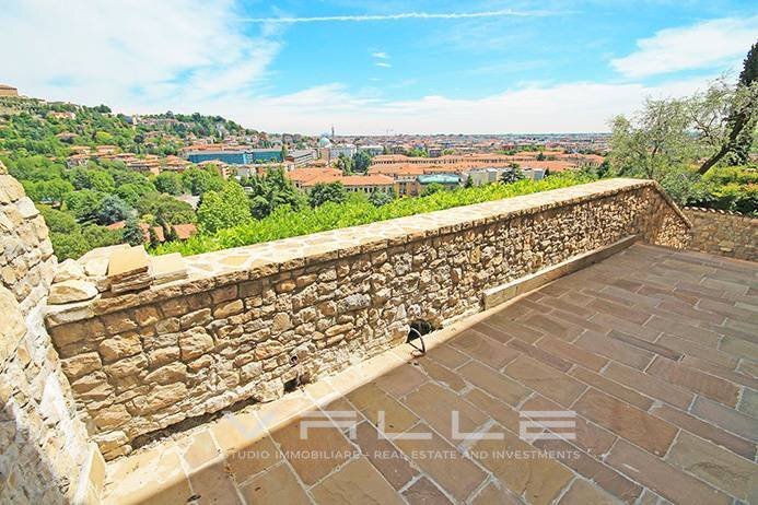 Terrazzo - Three-room apartment via Borgo Canale, Bergamo - photo 1
