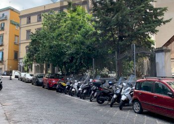 Edificio all\'aperto - Locale Commerciale Vico Mondragone
28, Napoli - foto 18