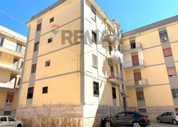 Edificio all\'aperto - Four-room apartment VIA PAPA GIOVANNI XXIII
 
20, Trani - photo 30