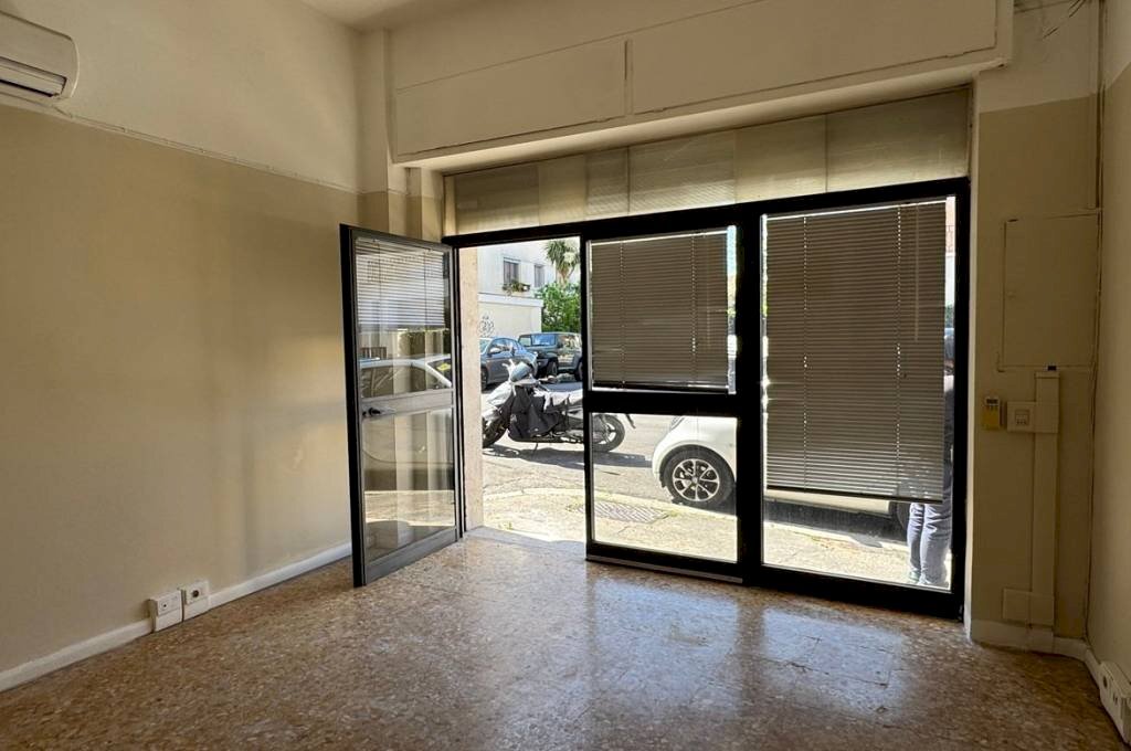 Interno non residenziale - Negozio Clivo Rutario, 33, Roma - foto 3