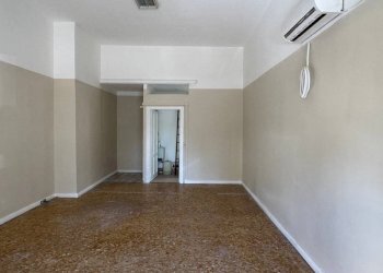 Interno non residenziale - Negozio Clivo Rutario, 33, Roma - foto 9
