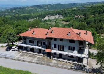 Facciata - Villa Località Noè, Roddino - foto 9