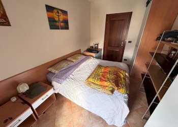 Camera da letto - Bilocale via Giovanni Lovera, 18, Borgo San Dalmazzo - foto 12
