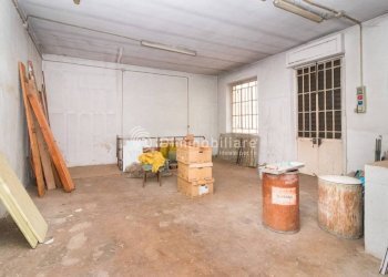 Magazzino - Shop corso Vercelli, 22, Torino (neighborhood Aurora) - photo 4