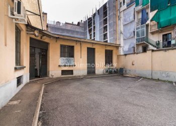 Cortile interno - Shop corso Vercelli, 22, Torino (neighborhood Aurora) - photo 9