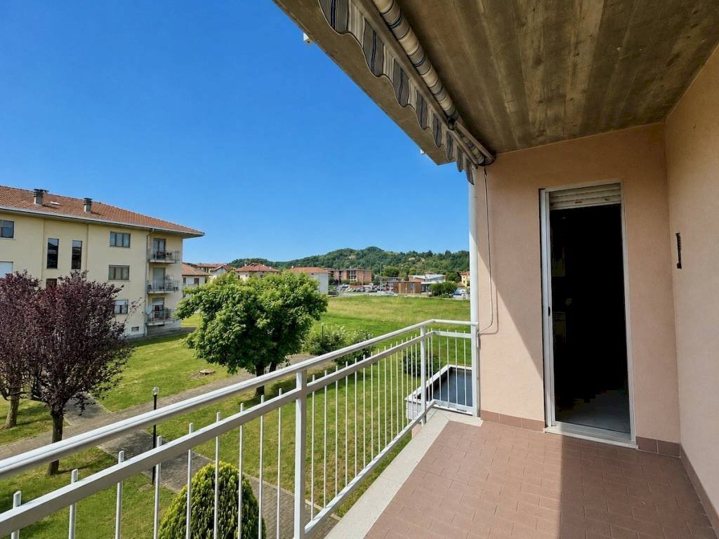 Terrazzo - Quadrilocale vicolo Borello, 10, Vigliano Biellese - foto 1