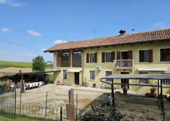 FACCIATA - Rustic frazione Lavezzole
 
70, San Damiano d'Asti - photo 3