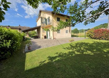FACCIATA - Casa indipendente FRAZIONE SAN GIULIO
 
120, San Damiano d'Asti - foto 1