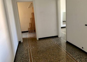Disimpegno - Appartamento via Aldo Acquarone, 28, Genova (zona Castelletto) - foto 4