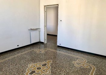 Camera da letto - Appartamento via Aldo Acquarone, 28, Genova (zona Castelletto) - foto 8
