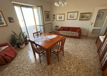 Salone - Three-room apartment via Biagio Azzone, 2/a, Sannicandro di Bari - photo 3