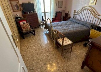 Camera da letto - Three-room apartment via Biagio Azzone, 2/a, Sannicandro di Bari - photo 5