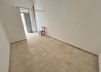 Camera da letto - Three-room apartment via Biagio Azzone, 2/a, Sannicandro di Bari - photo 13