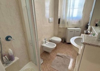 Bagno - Three-room apartment via Biagio Azzone, 2/a, Sannicandro di Bari - photo 7