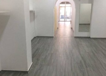 Interno non residenziale - Negozio via Domenico Acclavio, 51, Taranto - foto 7