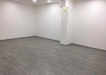 Interno non residenziale - Negozio via Domenico Acclavio, 51, Taranto - foto 8