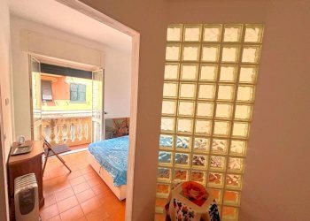 Camera da letto - Bilocale via Capolungo, Genova (zona Nervi) - foto 6