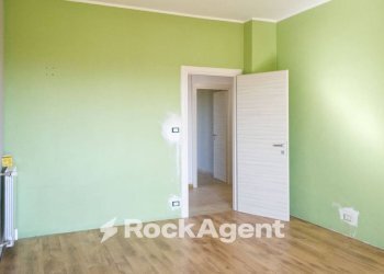 Camera da letto - Bilocale via G. Amati, 115, Venaria Reale - foto 4