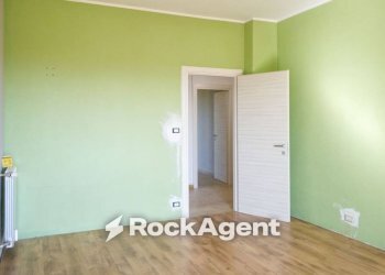 Camera da letto - Bilocale via G. Amati, 115, Venaria Reale - foto 4