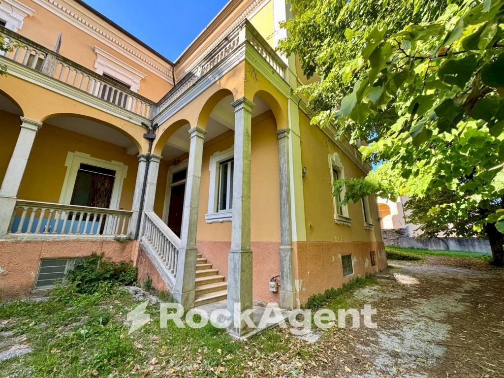 Facciata - Appartamento via Amiternina, 16, L'Aquila - foto 1