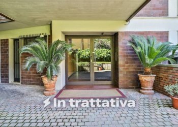 Ingresso - Appartamento via Loderingo degli Andalò, 3/2, Bologna (zona Centro Storico) - foto 1