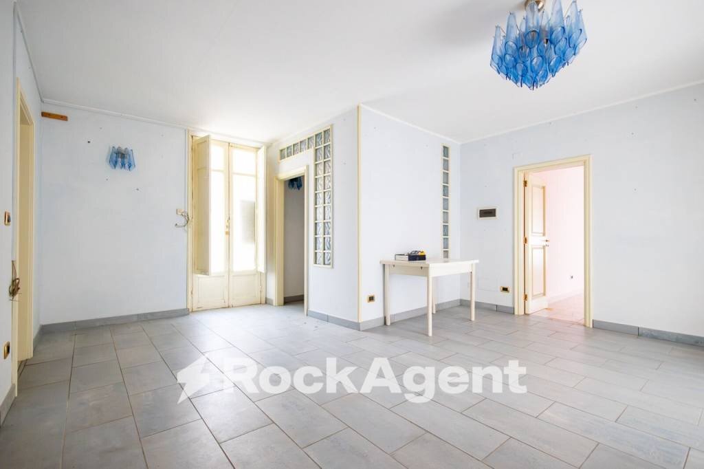Cucina - Four-room apartment largo Giuseppe Ferragina, 4, Catanzaro - photo 2