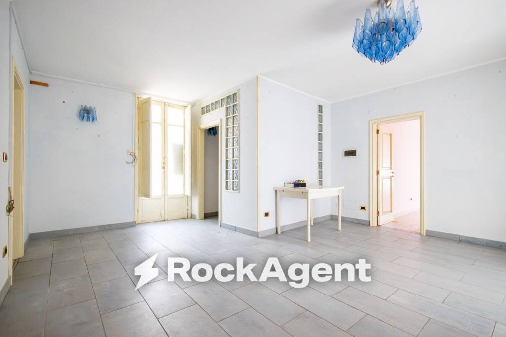 Cucina - Four-room apartment largo Giuseppe Ferragina, 4, Catanzaro - photo 2
