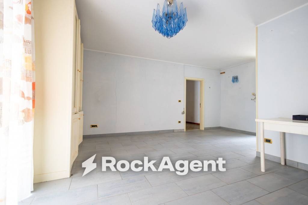 Cucina - Four-room apartment largo Giuseppe Ferragina, 4, Catanzaro - photo 3