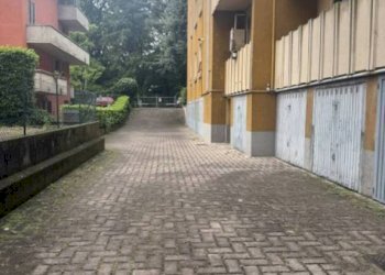 Cortile interno - Garage - Autosilos - Parking via Marmolada, Parma - photo 4