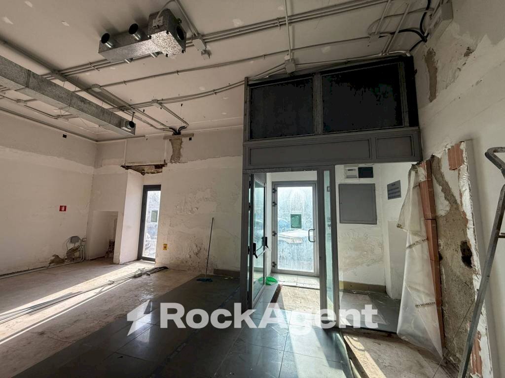 Interno non residenziale - Shop piazza Vittorio Emanuele, 18, Pietraperzia - photo 3