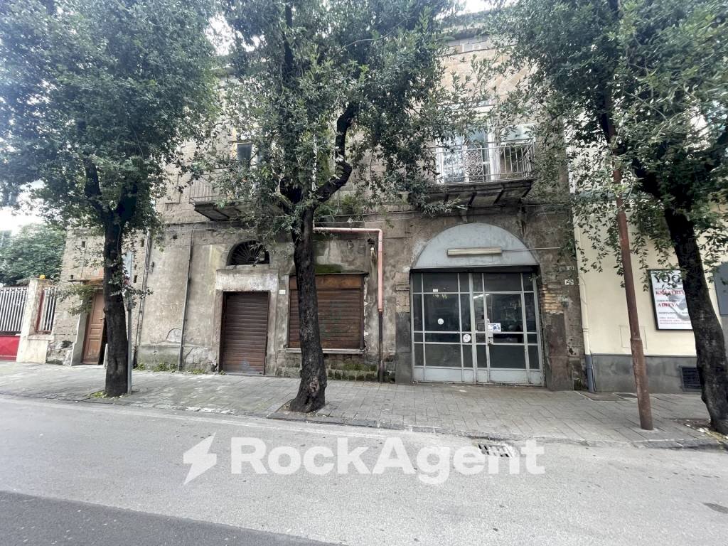 Facciata - Casa indipendente corso V. Emanuele, 129, Angri - foto 1