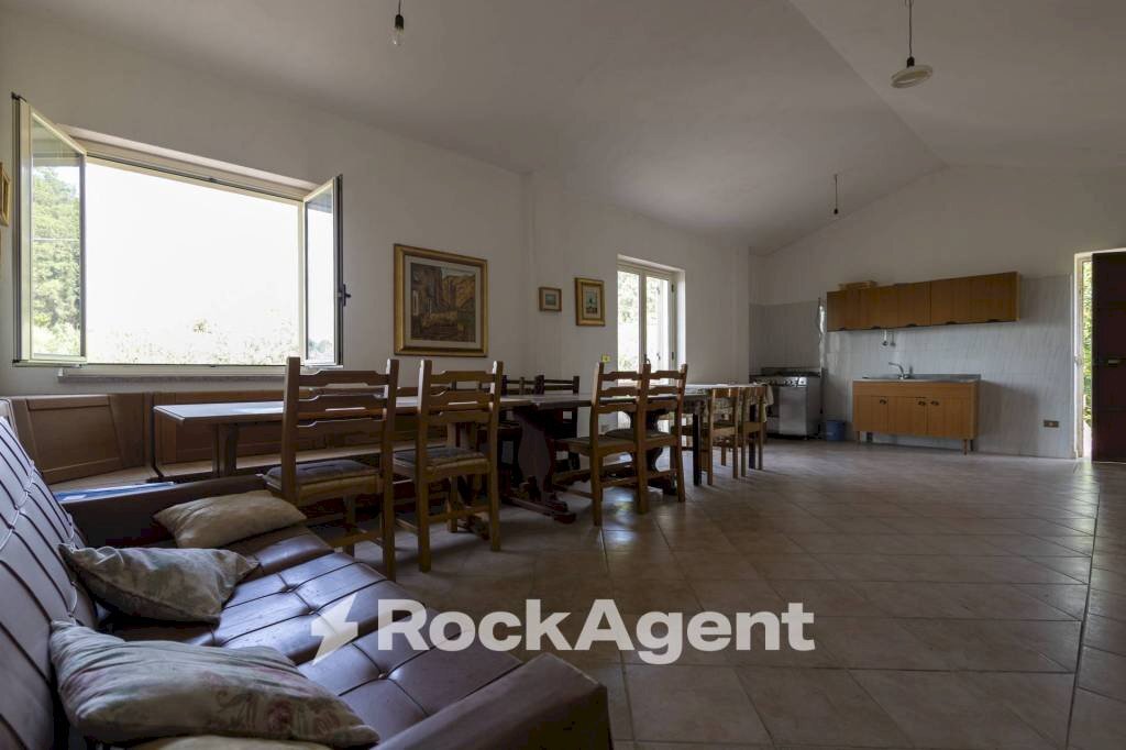 Salone - Villa Località Zilleria, Gasperina - foto 1