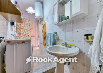 Bagno - Four-room apartment via Roma, 25, Poggiomarino - photo 15