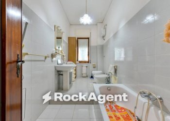 Bagno - Appartamento via Roma, 25, Poggiomarino - foto 13
