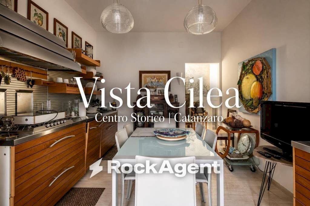 Cucina - Three-room apartment via Francesco Cilea, 38, Catanzaro - photo 1