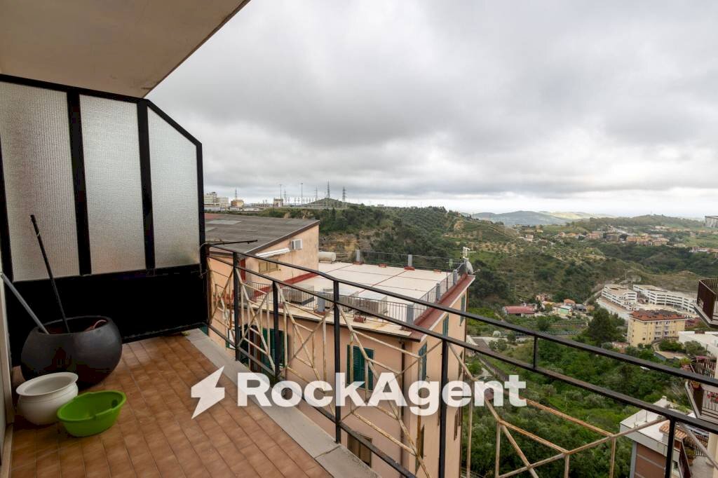 Terrazzo - Three-room apartment via Francesco Cilea, 38, Catanzaro - photo 3