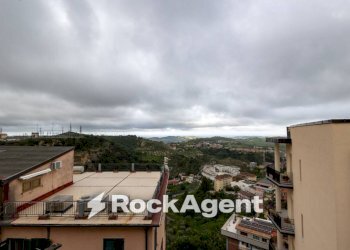 Vista - Three-room apartment via Francesco Cilea, 38, Catanzaro - photo 2